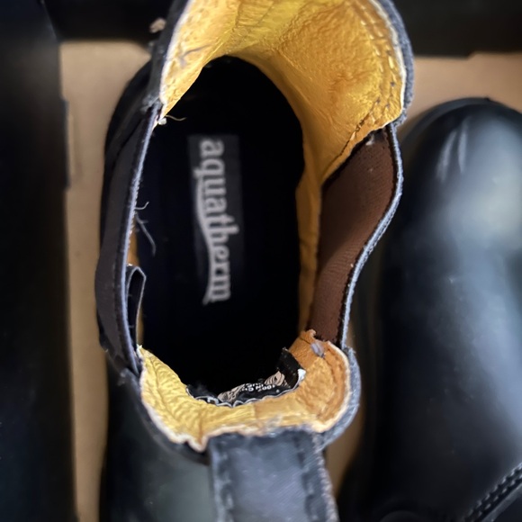 Ladies black Aquatherm winter boots sized 7. - Picture 6 of 8